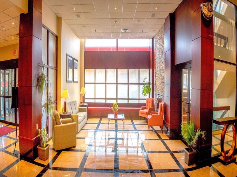 Hamilton Plaza Hotel And Conference Centre Exterior photo