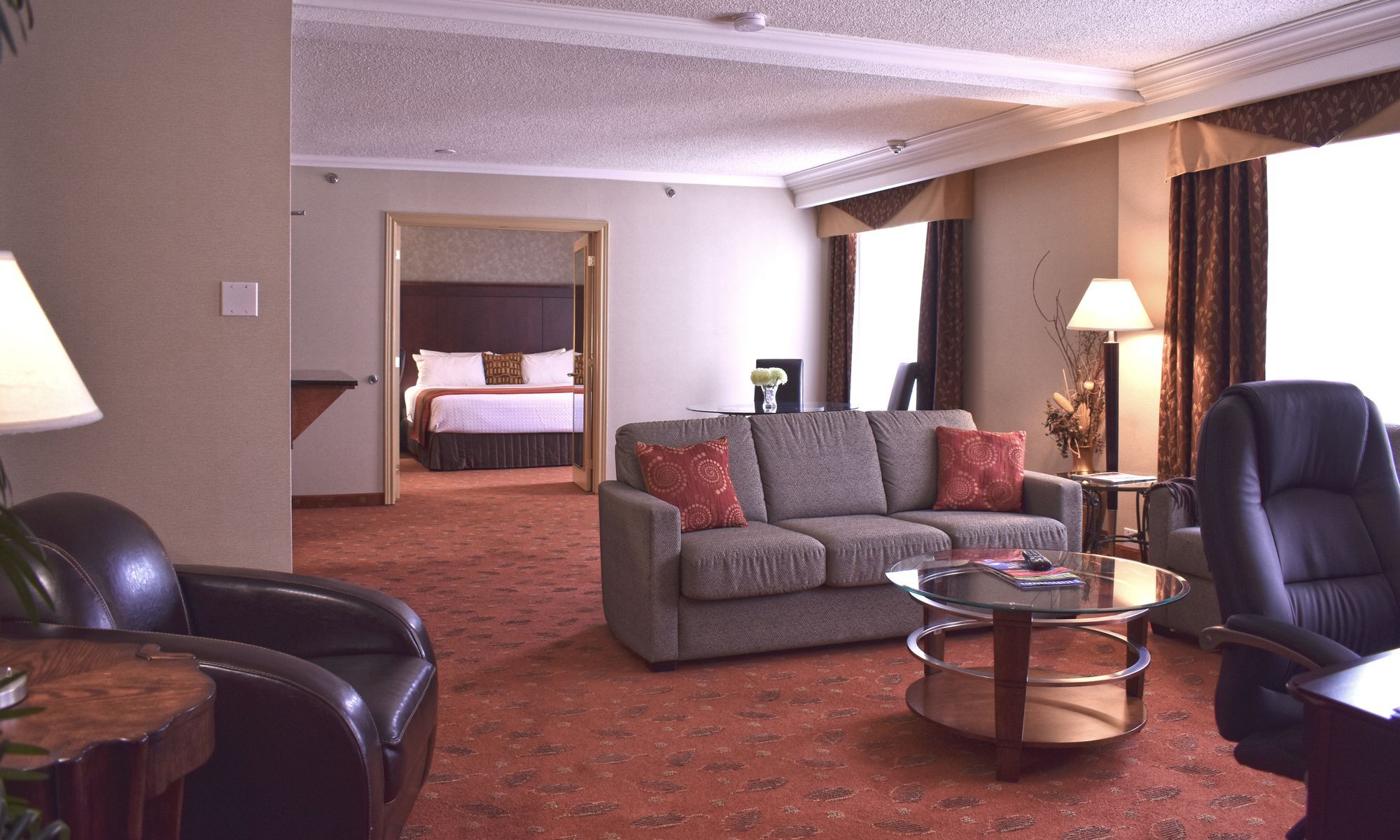 Hamilton Plaza Hotel And Conference Centre Exterior photo